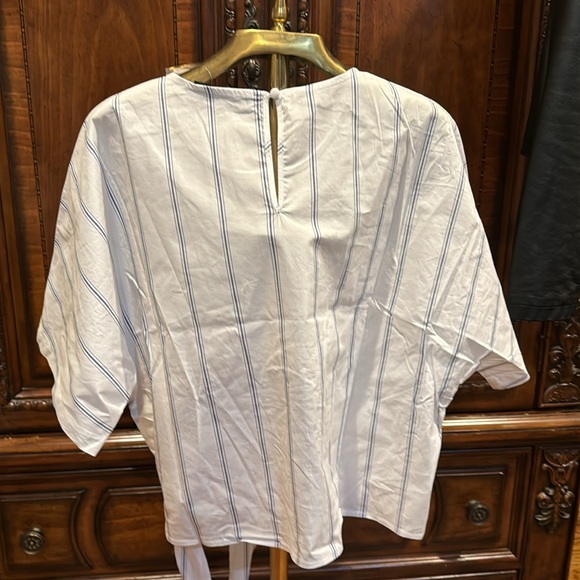 NWT wrap shirt from NY&Co - Picture 2 of 3